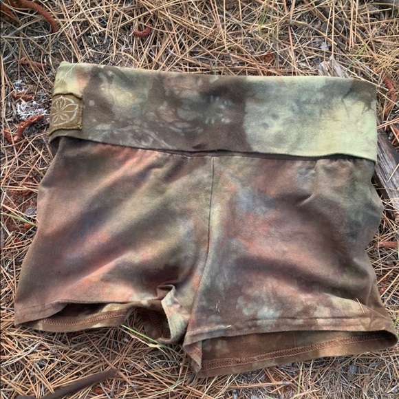 Flowerpothandmade shorts - Picture 2 of 2